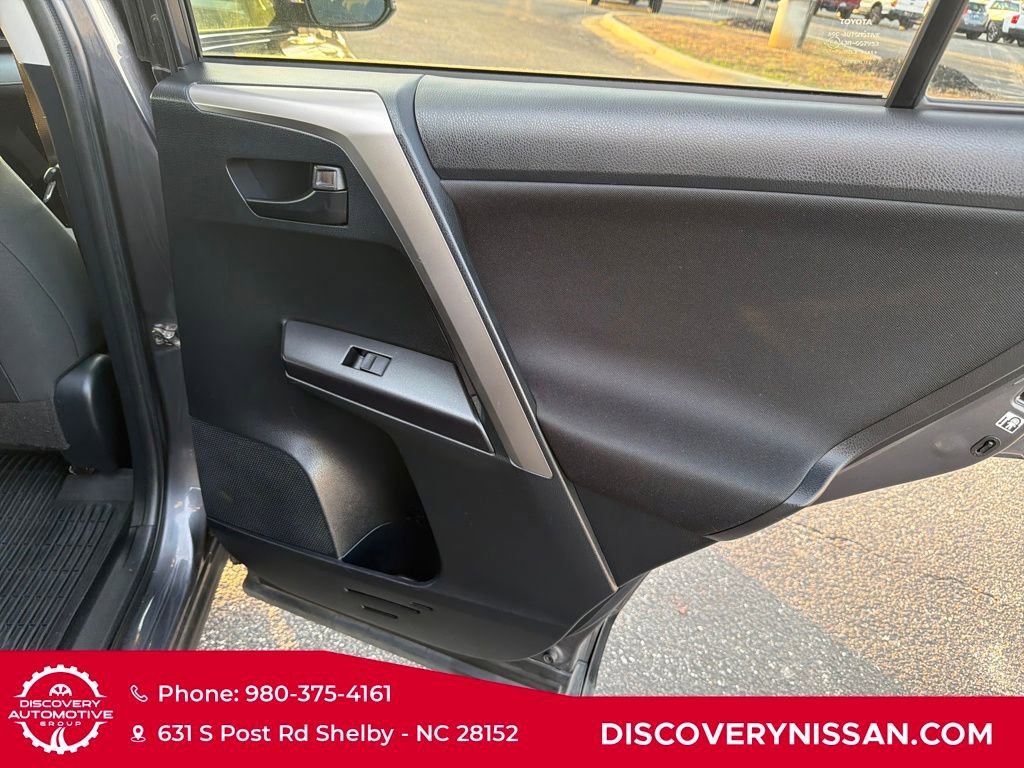 Used 2016 Toyota RAV4 LE image 35