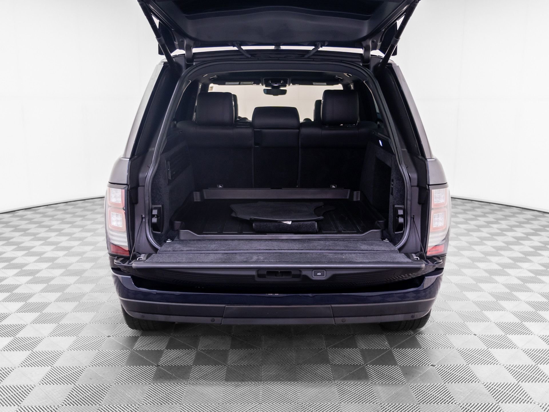 Used 2017 Land Rover Range Rover HSE AWD/4WD image 37