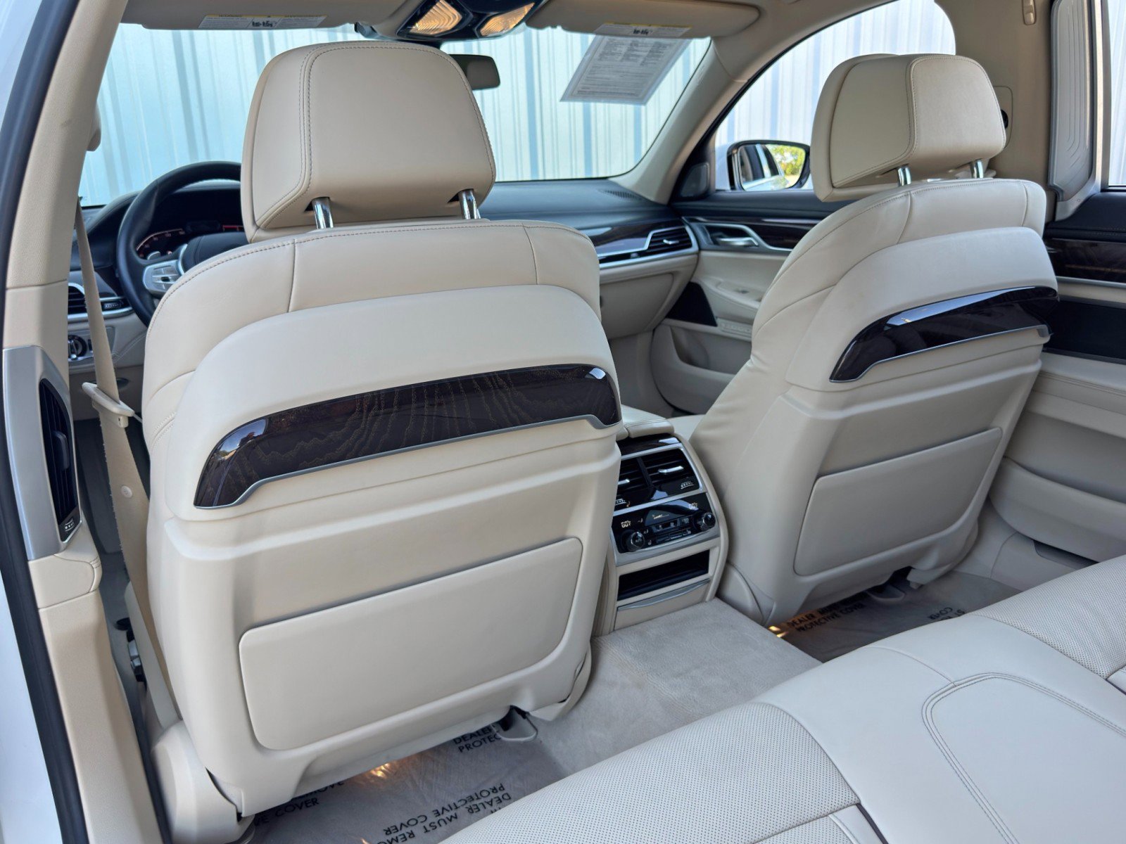 Used 2020 BMW 750i xDrive w/ Executive Package AWD/4WD image 36