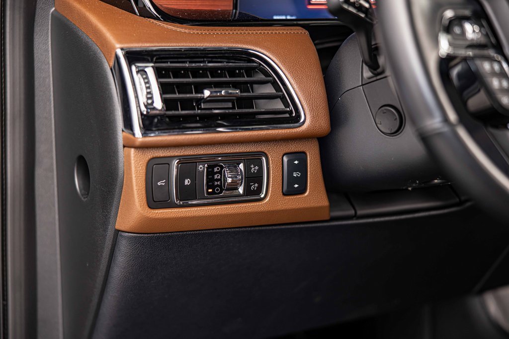 Used 2024 Lincoln Navigator Reserve w/ Equipment Group 201A image 21