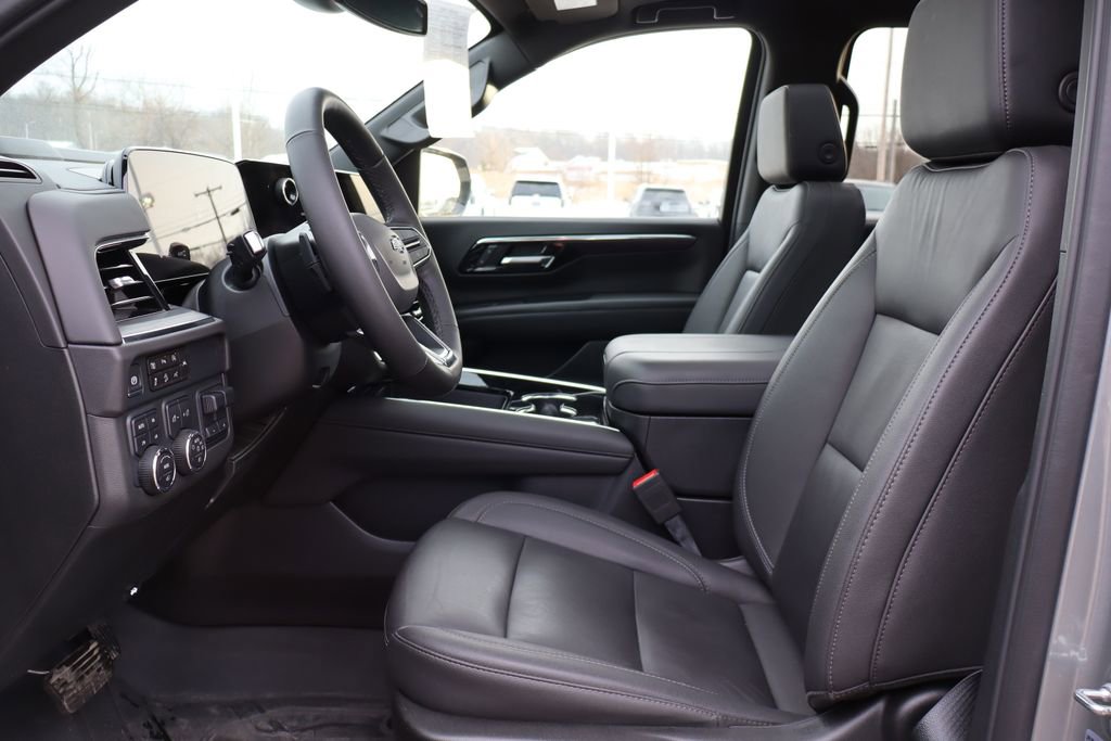 Used 2025 Chevrolet Suburban Z71 w/ Z71 Off-Road Package image 15