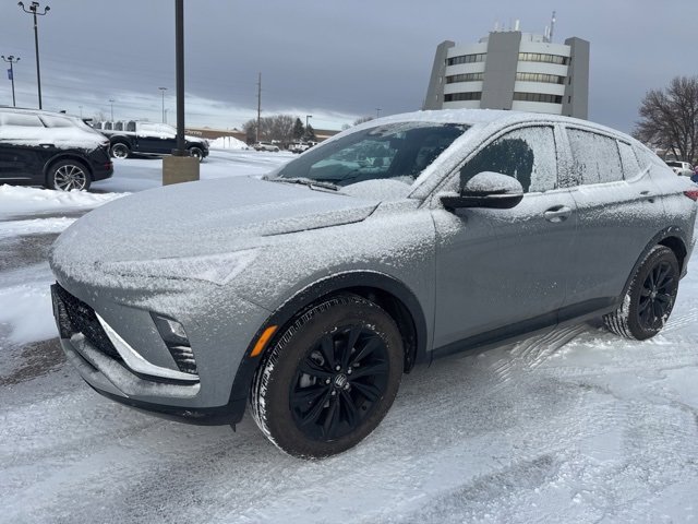 Used 2024 Buick Envista Sport Touring w/ Convenience I Package image 2