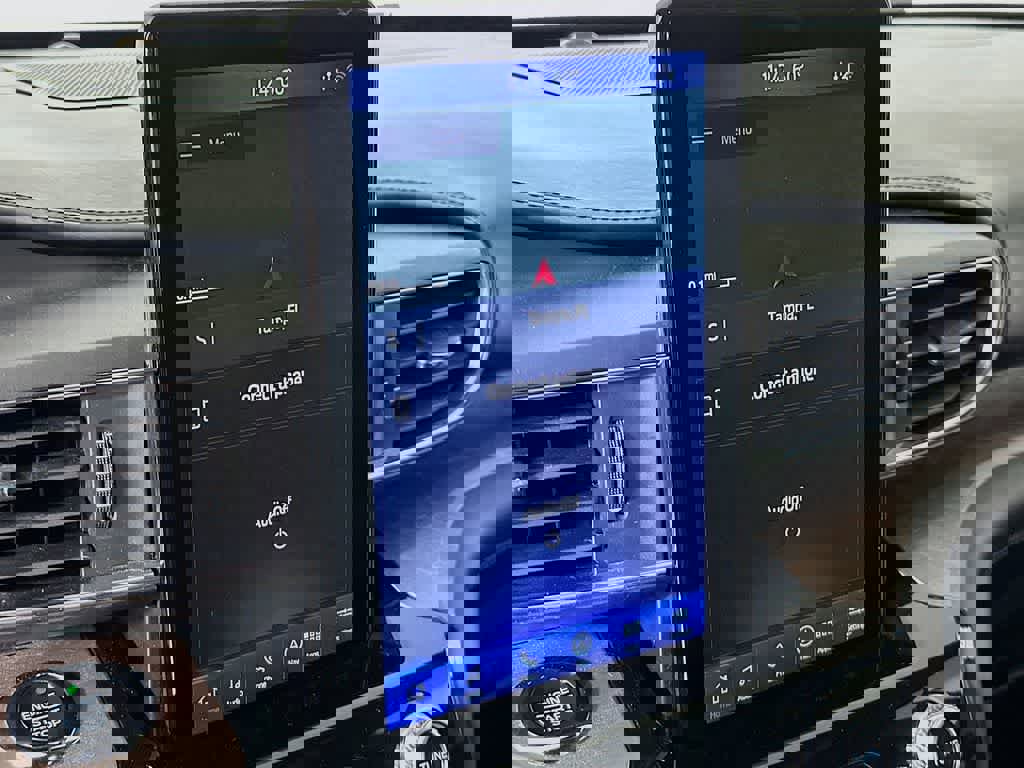 Certified 2021 Ford Explorer Platinum w/ Equipment Group 601A image 17