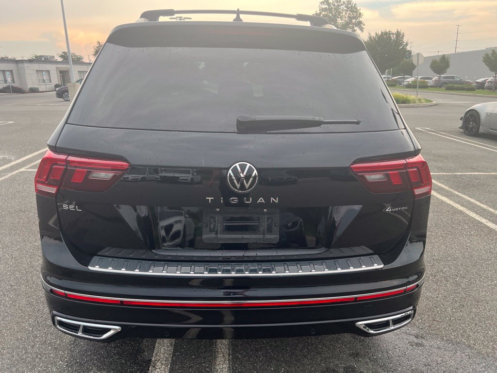 Used 2024 Volkswagen Tiguan SEL R-Line AWD/4WD image 5