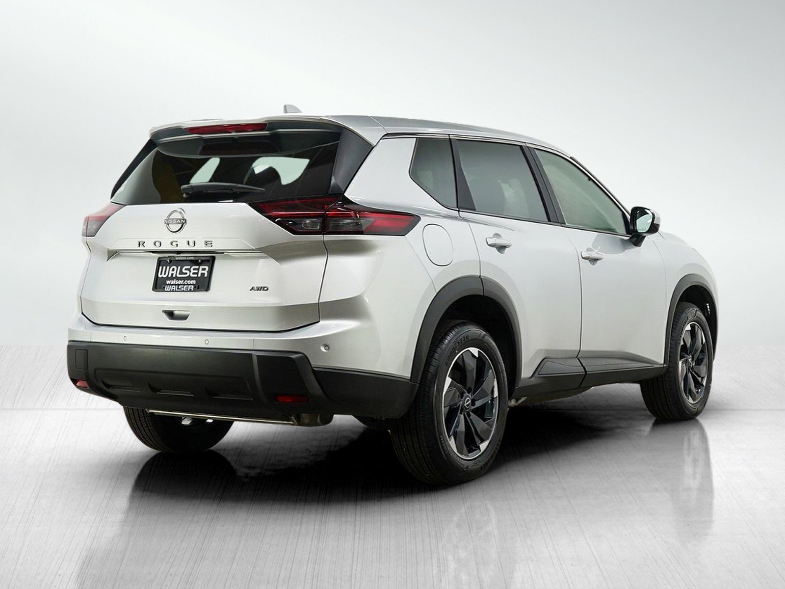 Used 2025 Nissan Rogue SV image 5