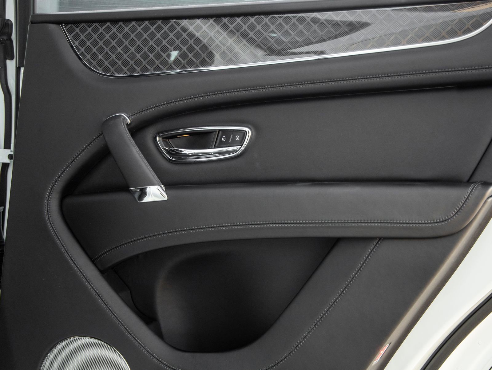 Used 2020 Bentley Bentayga AWD/4WD image 42