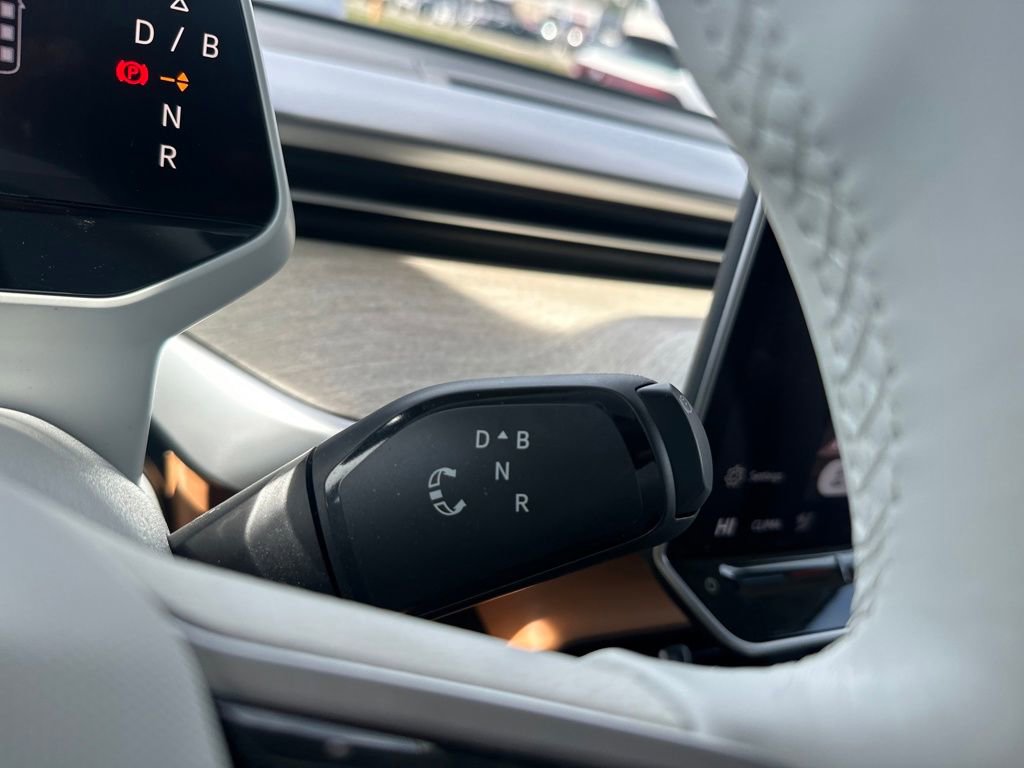 New 2025 Volkswagen ID. Buzz 1st Edition AWD/4WD image 24