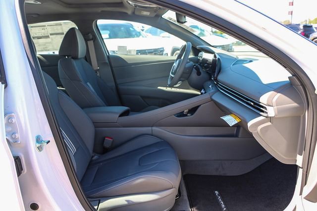 New 2025 Hyundai Elantra SEL image 20