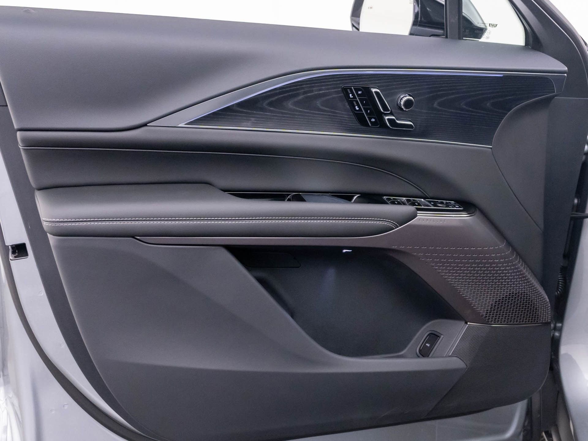New 2026 Cadillac Lyriq Luxury RWD image 12