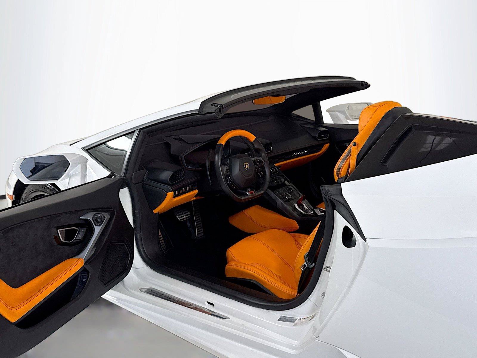 Used 2019 Lamborghini Huracan LP 580-2 RWD image 12