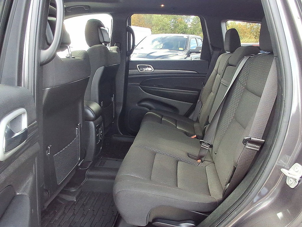 Used 2021 Jeep Grand Cherokee Laredo AWD/4WD image 26
