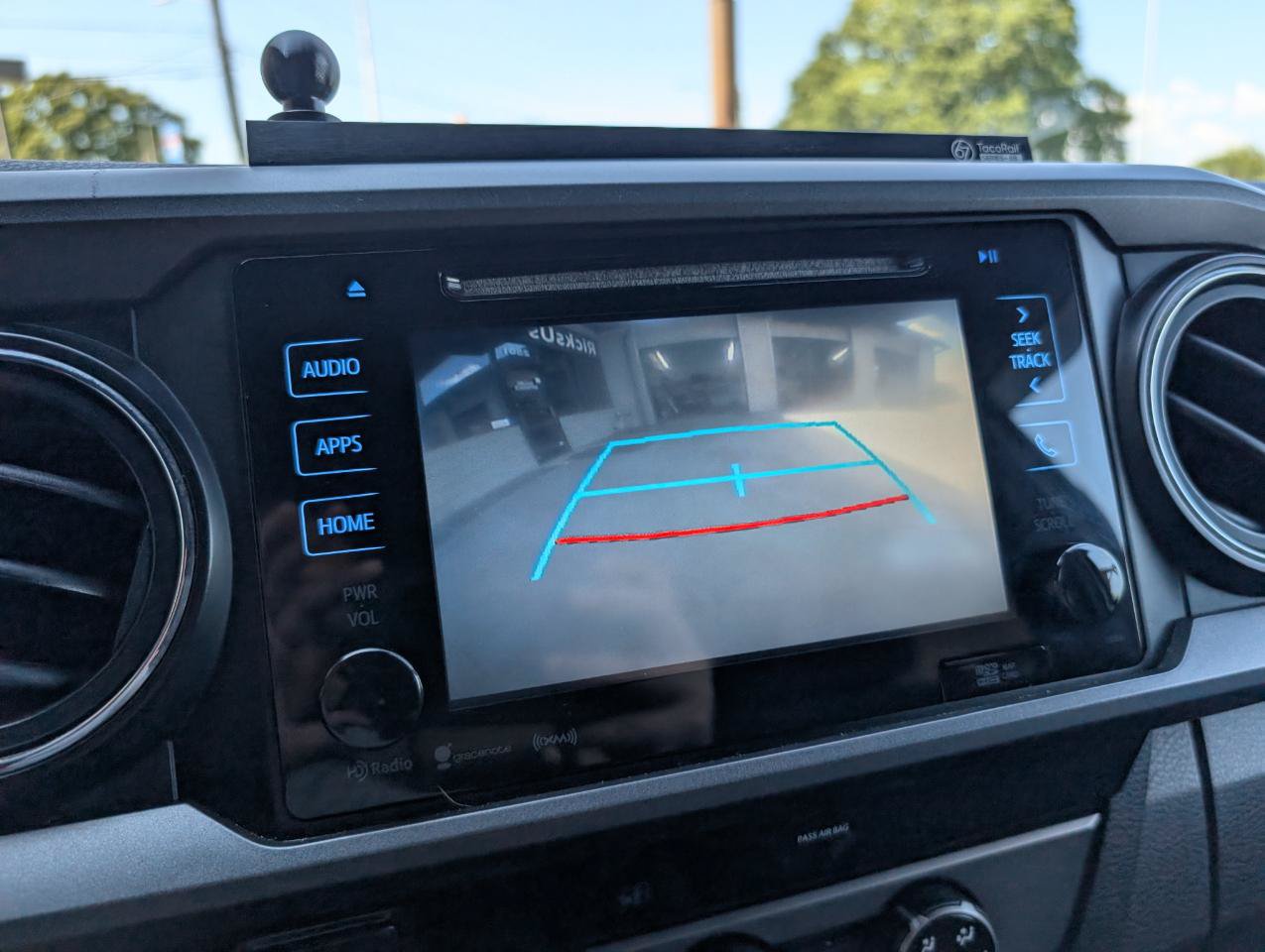 Used 2018 Toyota Tacoma TRD Off-Road AWD/4WD image 17