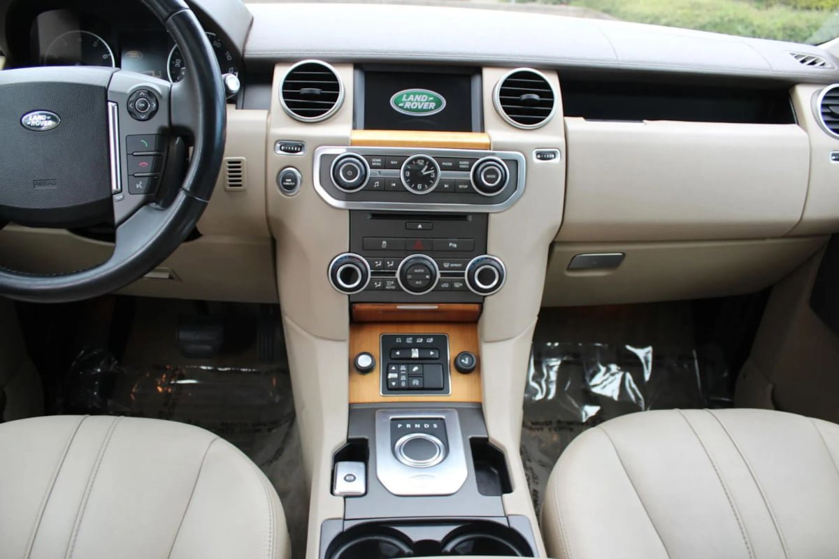 Used 2016 Land Rover LR4 HSE AWD/4WD image 16