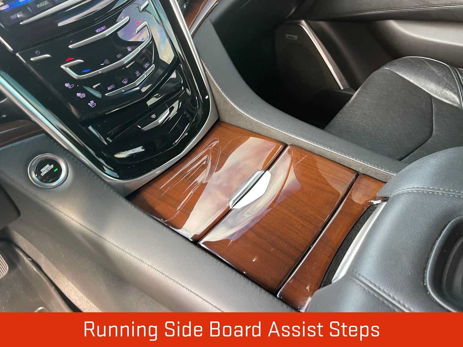 Used 2019 Cadillac Escalade ESV Premium Luxury RWD image 17