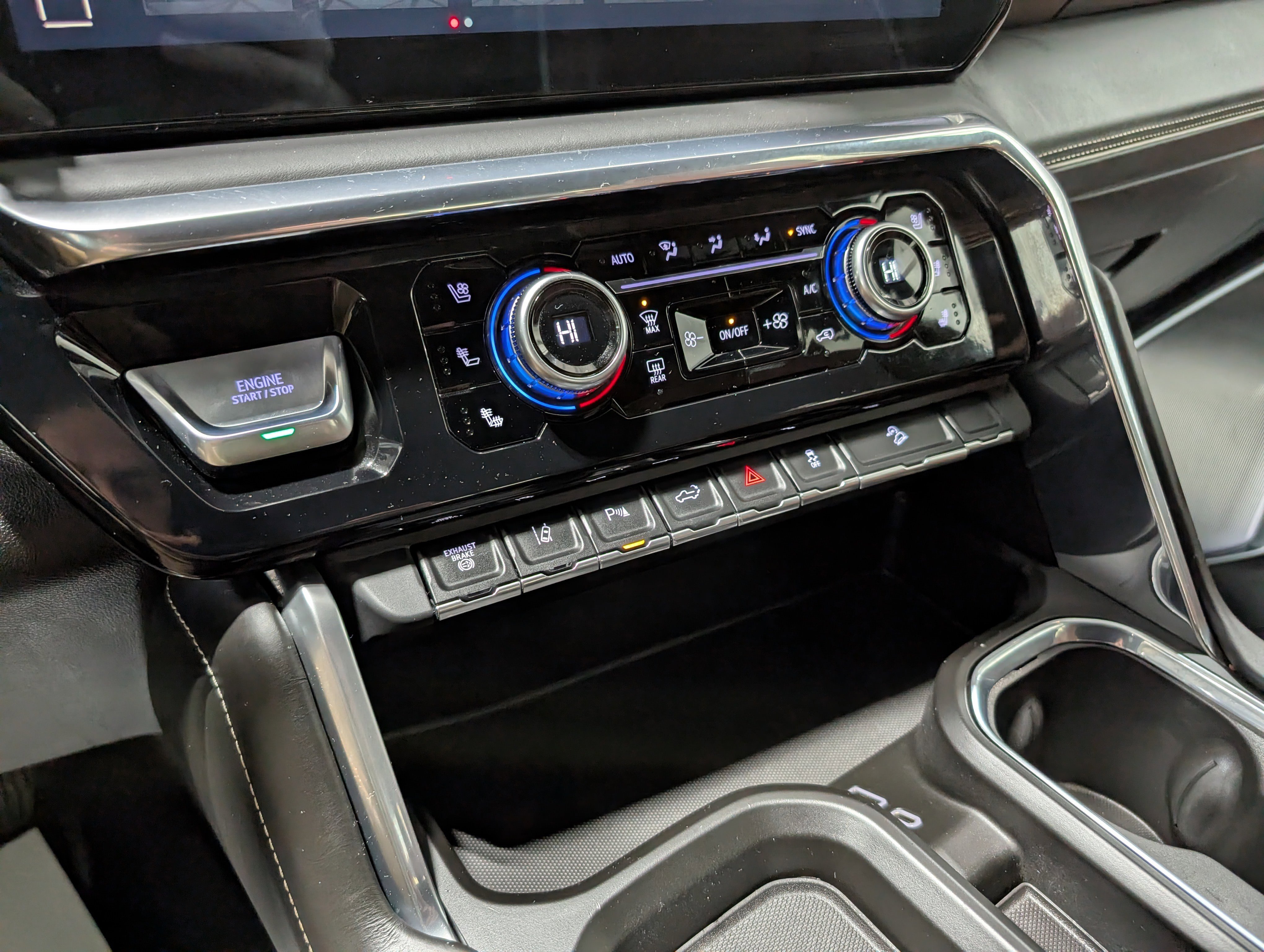 Used 2024 GMC Sierra 2500 Denali Ultimate AWD/4WD image 28