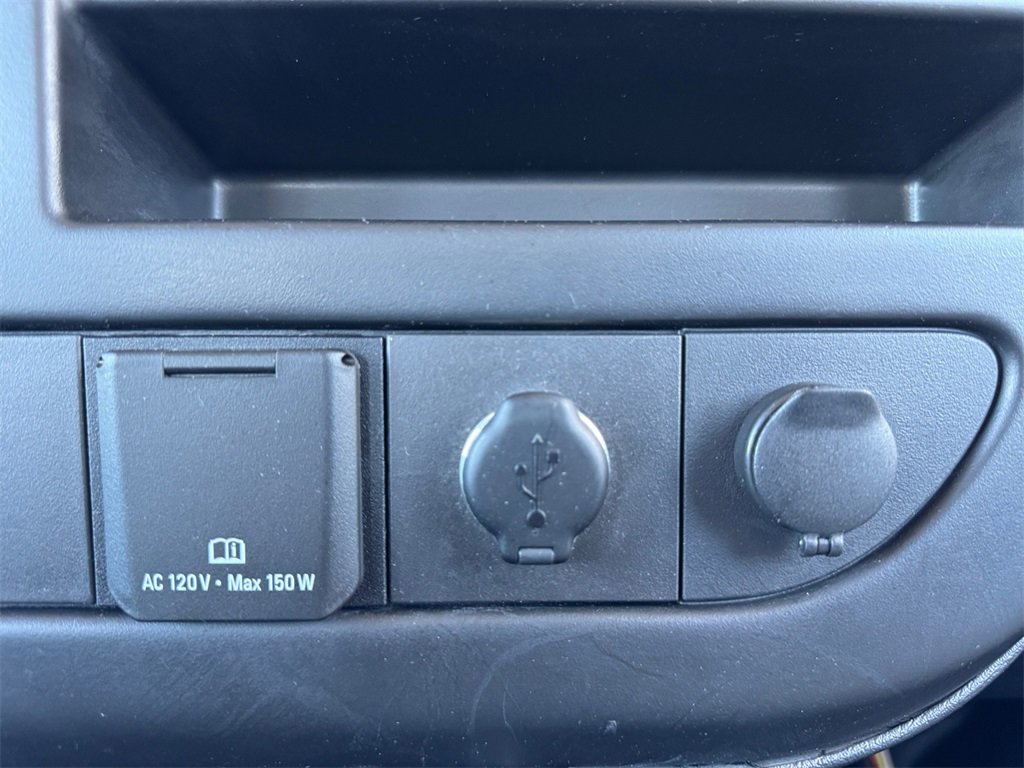 Used 2017 Chevrolet Express 2500 image 26