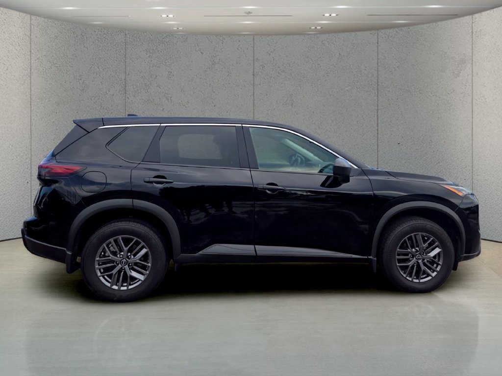 Used 2026 Nissan Rogue S FWD image 6