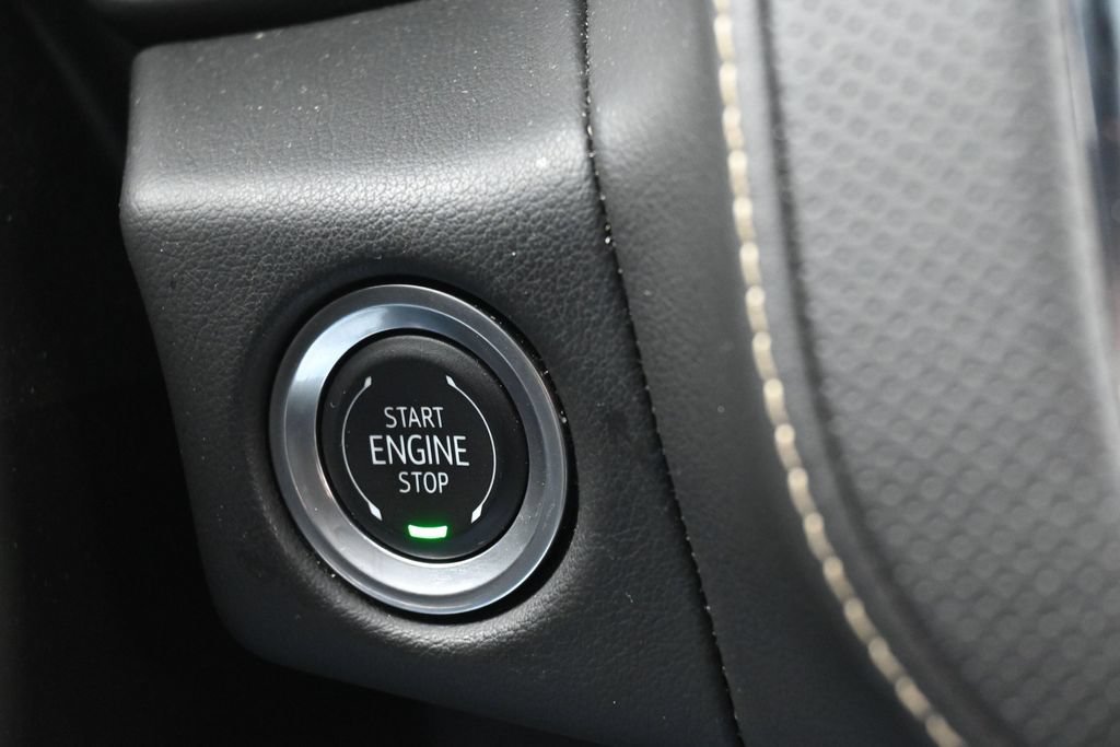 Used 2024 GMC Yukon SLT AWD/4WD image 18