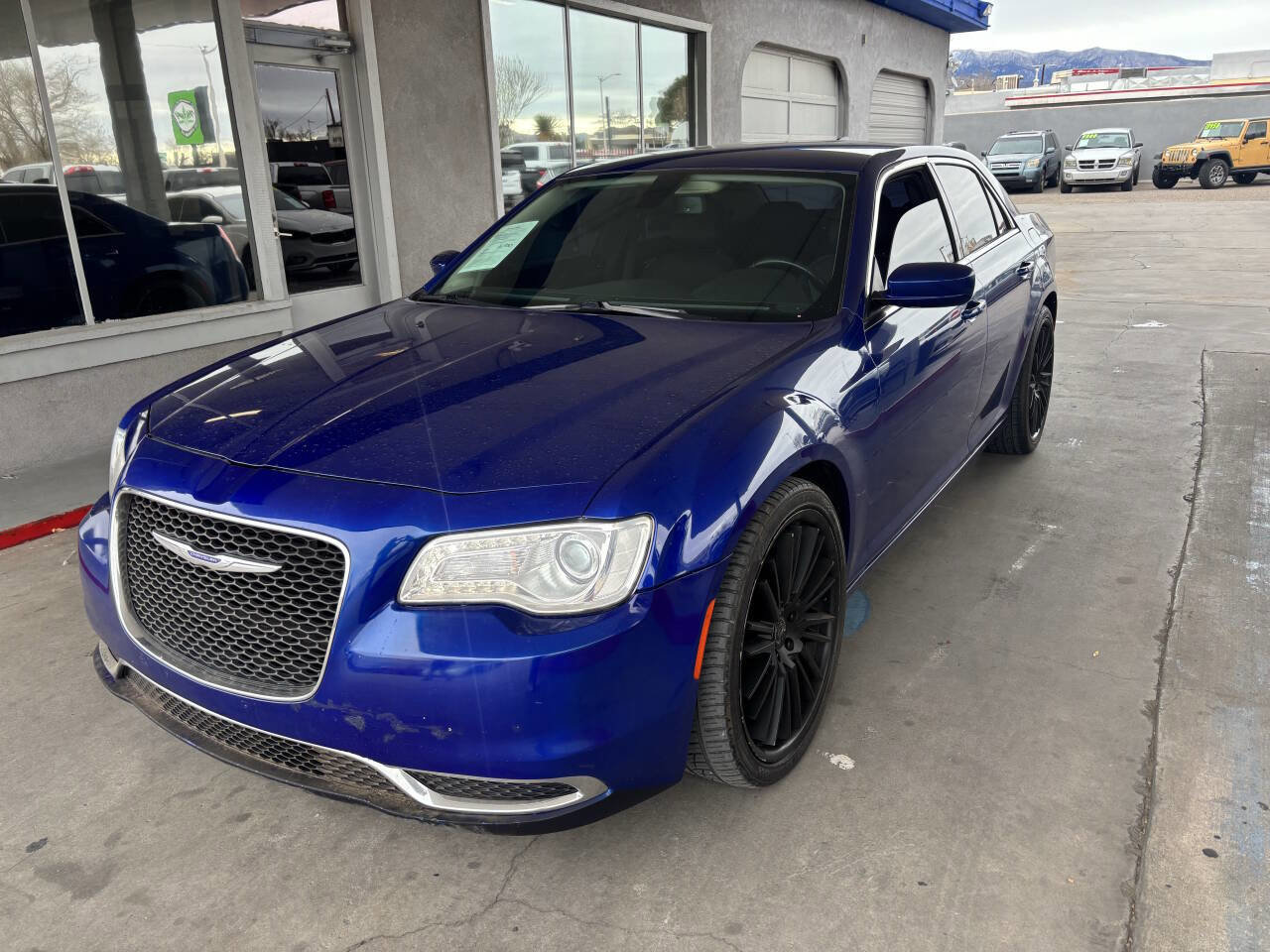 Used 2019 Chrysler 300 Touring image 4