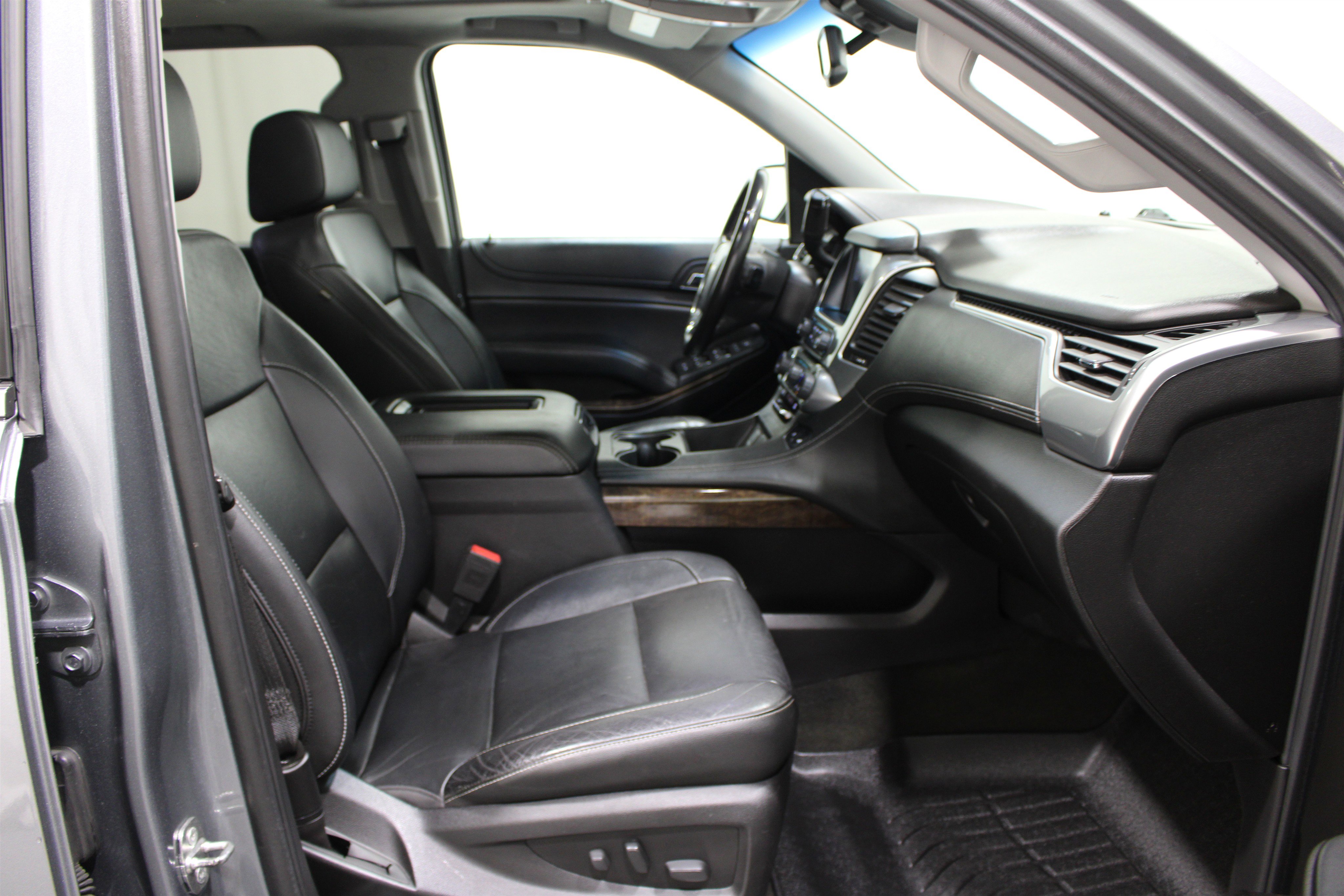 Used 2018 Chevrolet Tahoe LT AWD/4WD image 26