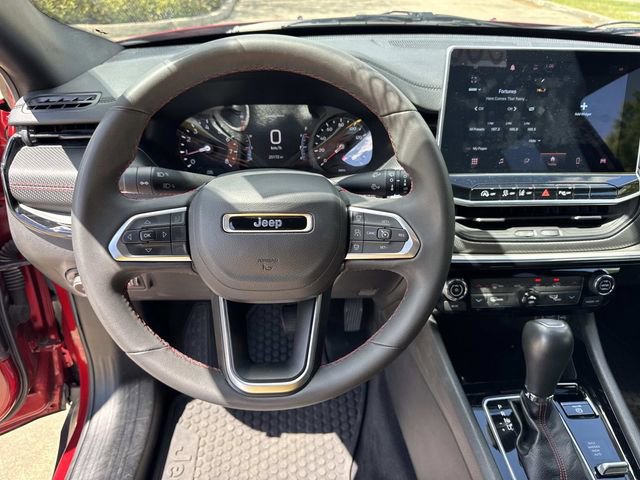 Used 2025 Jeep Compass Trailhawk image 26