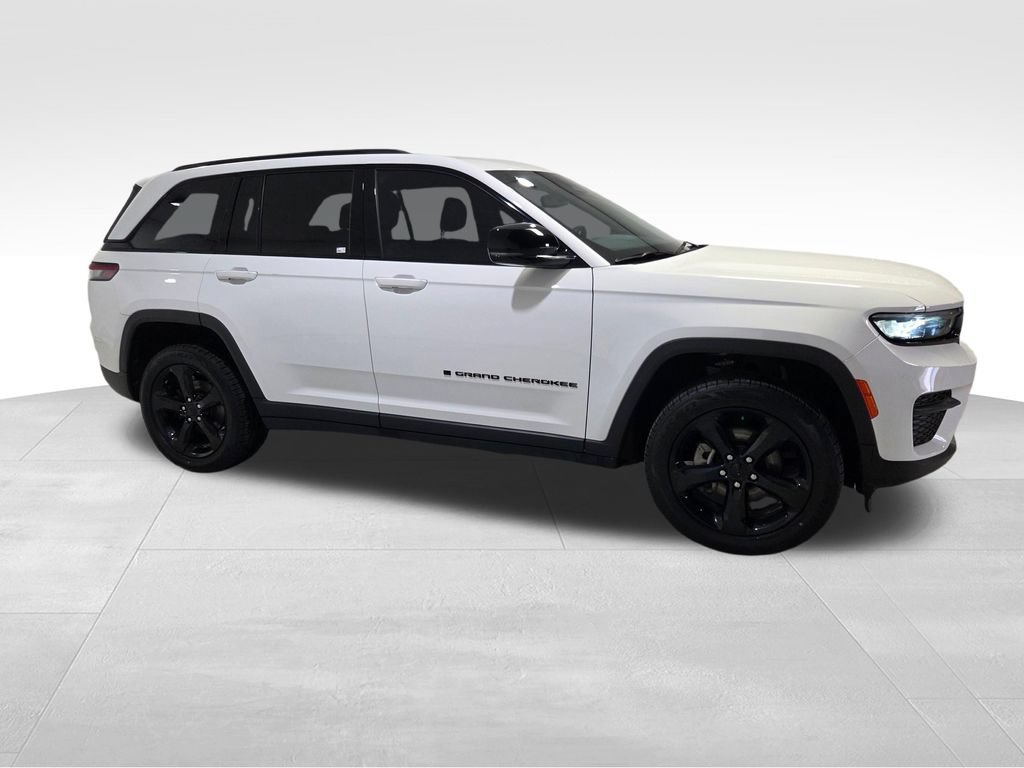 Certified 2022 Jeep Grand Cherokee Altitude AWD/4WD image 28