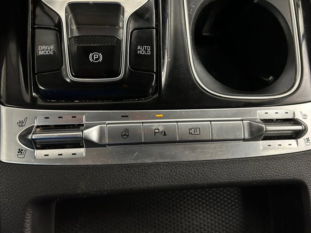 Used 2022 Kia Carnival SX Prestige image 30