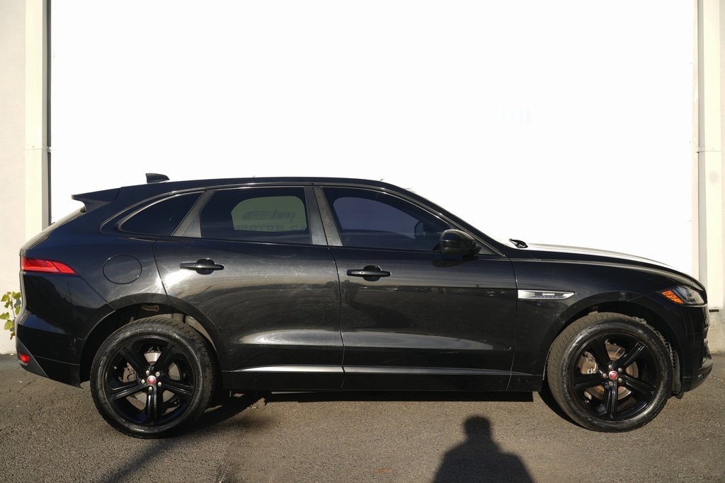 Used 2017 Jaguar F-PACE R-Sport image 7