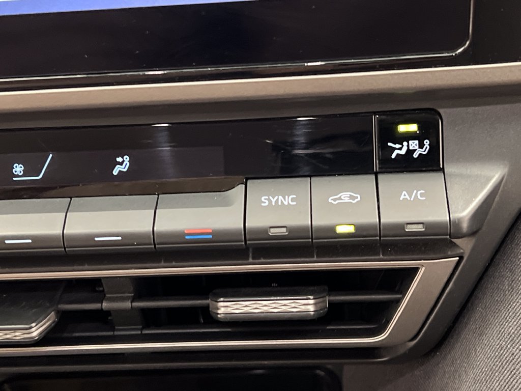 Used 2025 Toyota Camry LE FWD image 54