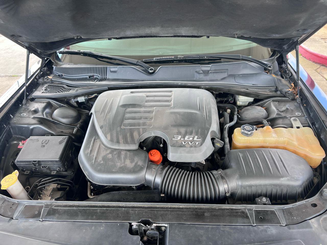 Used 2015 Dodge Challenger SXT RWD image 6