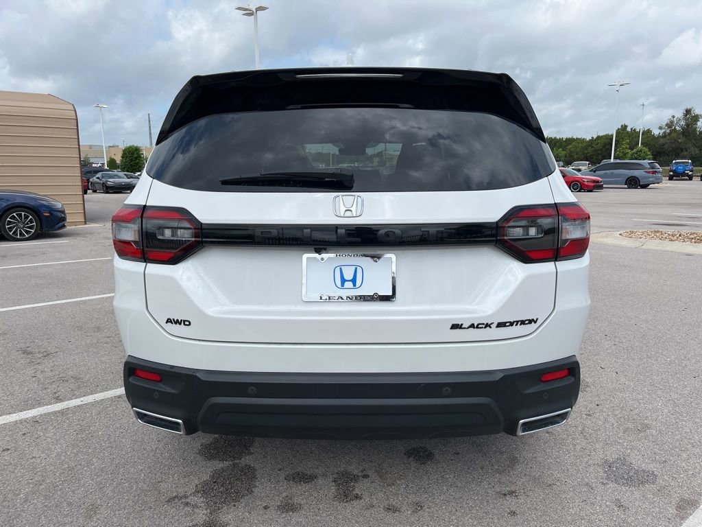 Used 2025 Honda Pilot Black Edition image 5