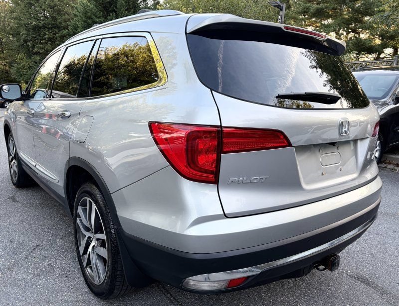 Used 2017 Honda Pilot Elite image 5