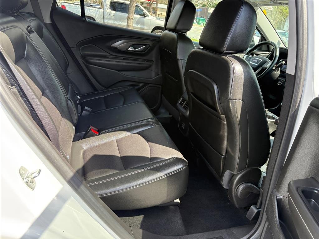 Used 2023 GMC Terrain SLT image 17