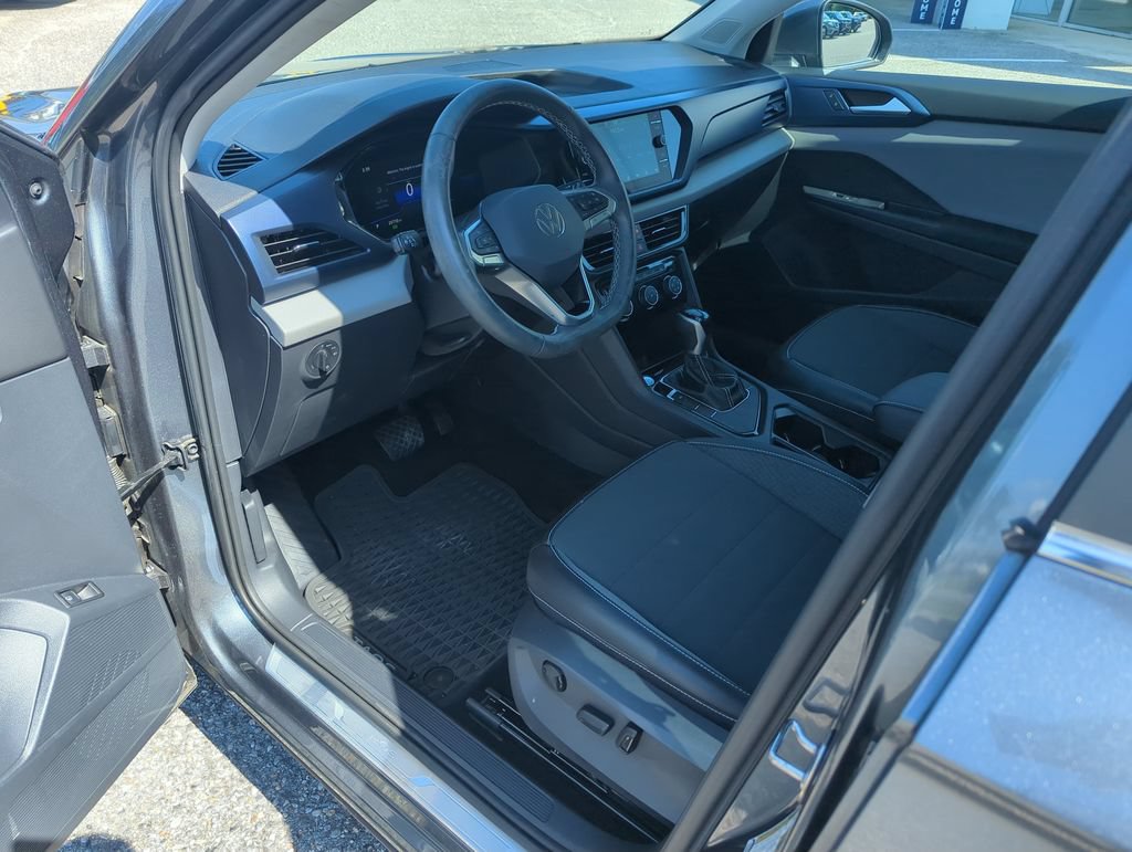 Certified 2023 Volkswagen Taos SE w/ Panoramic Sunroof Package FWD image 11