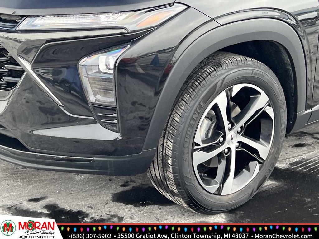 Certified 2024 Chevrolet Trax RS w/ Driver Confidence Package image 8