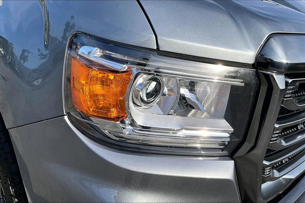 Used 2022 GMC Canyon AT4 image 33