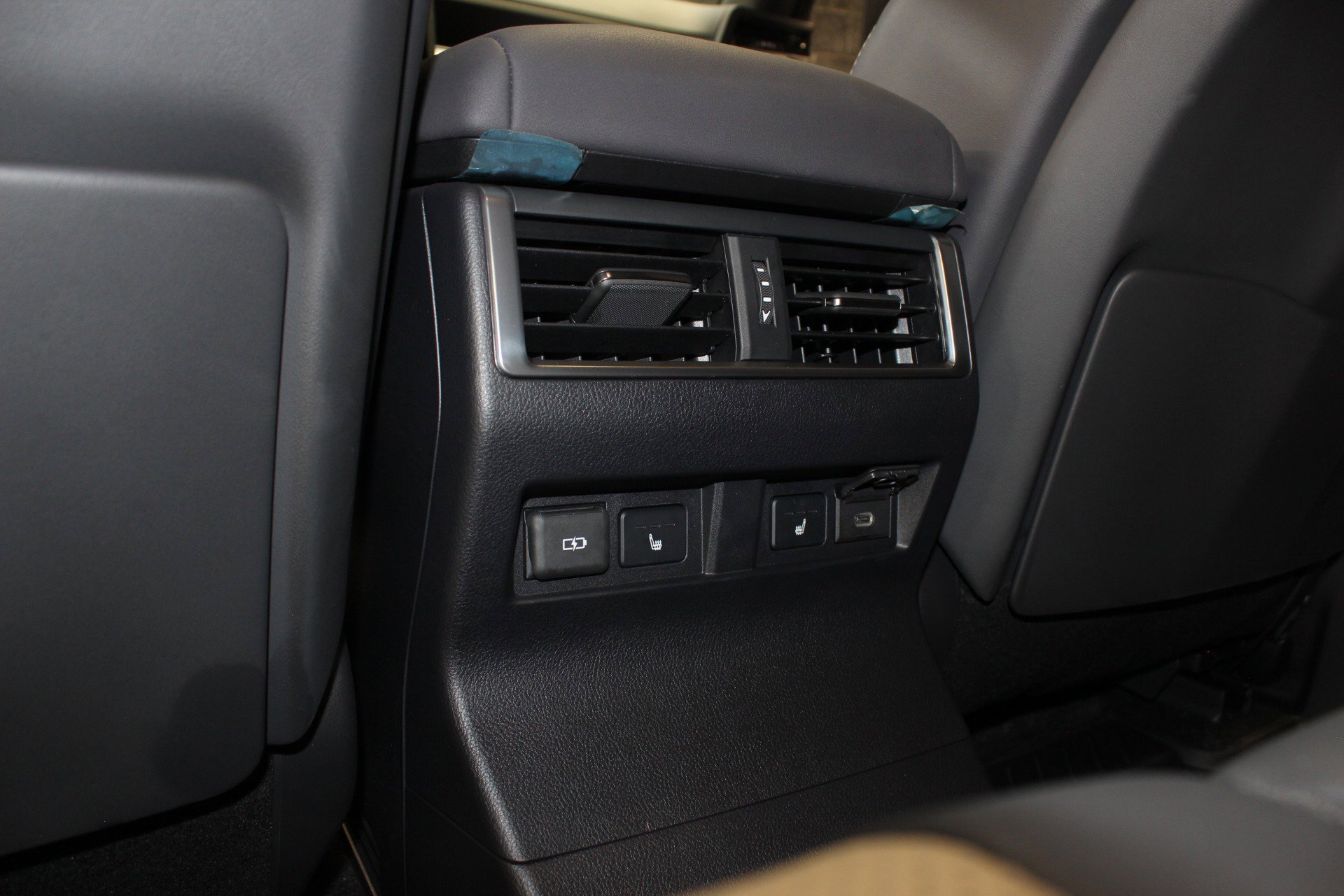 Used 2024 Lexus GX 550 image 40