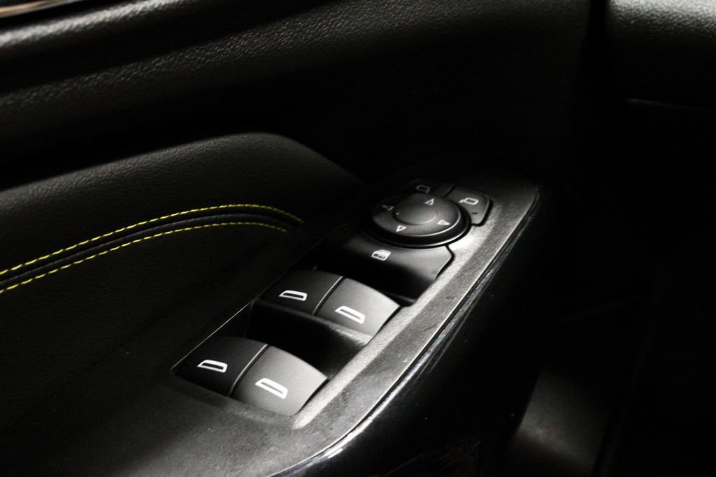Used 2025 Chevrolet Trax LT FWD image 25