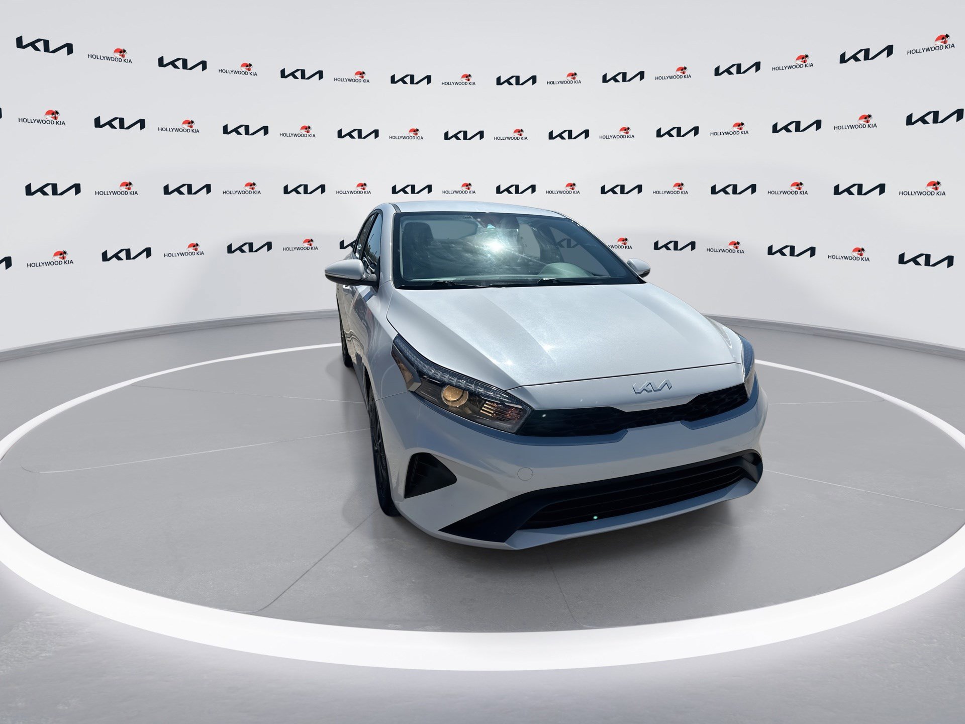 Used 2023 Kia Forte LXS w/ LXS Technology Package image 2