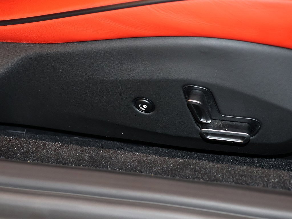 Certified 2022 Ferrari Portofino M image 34