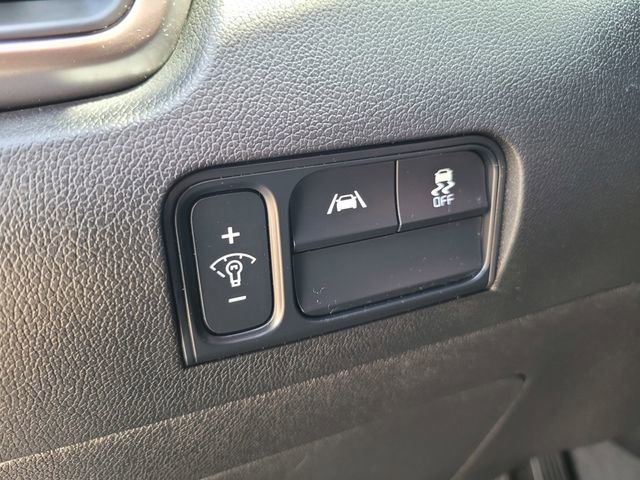 Used 2023 Kia Sorento LX FWD image 17