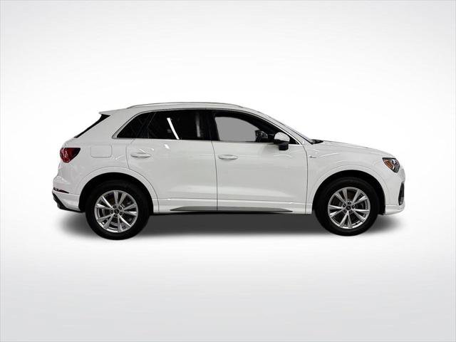 Certified 2025 Audi Q3 2.0T Premium w/ Convenience Package AWD/4WD image 6
