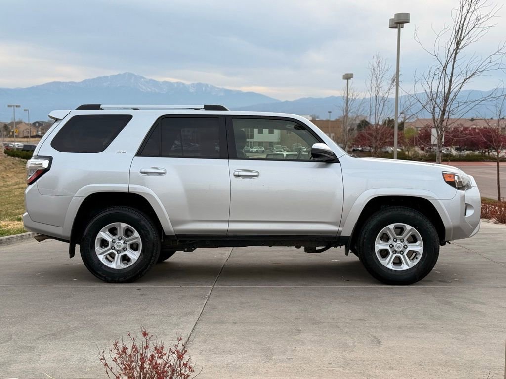 Used 2024 Toyota 4Runner SR5 AWD/4WD image 9