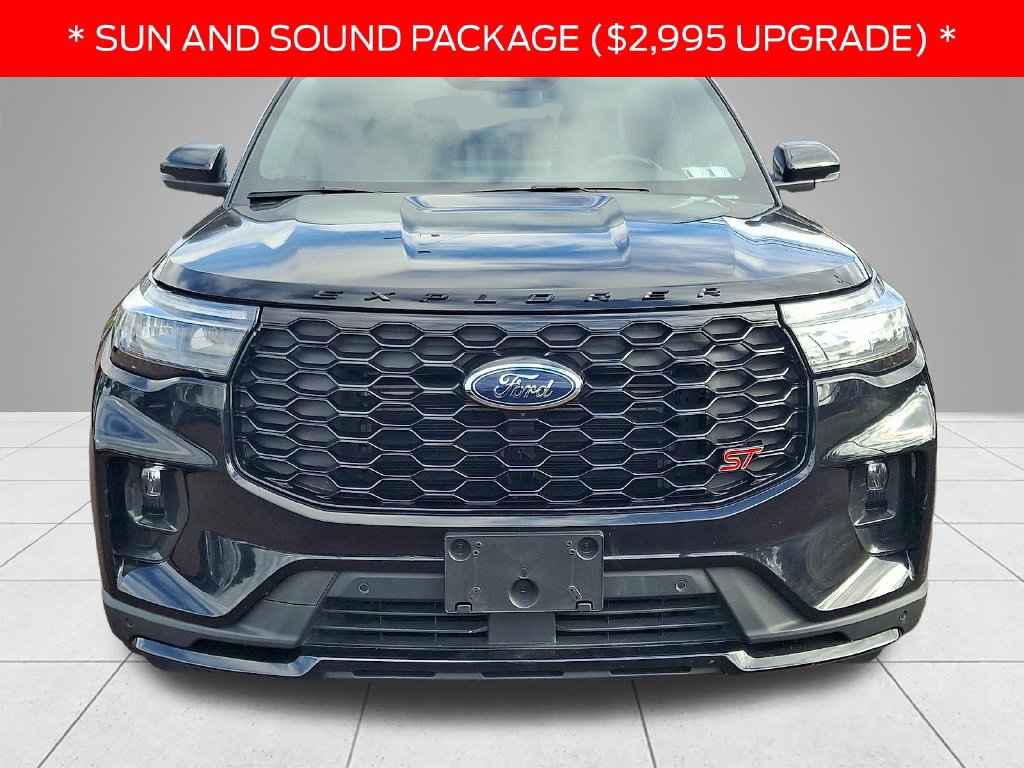 Used 2025 Ford Explorer ST w/ Sun And Sound Package AWD/4WD image 2