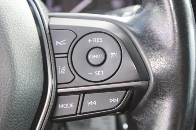 Used 2021 Toyota Camry SE w/ Carpet Mat Package (TMS) image 16