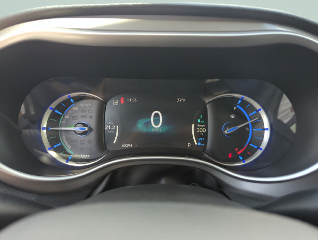 Used 2024 Chrysler Pacifica Limited FWD image 46