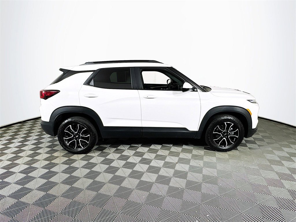 Used 2024 Chevrolet TrailBlazer ACTIV w/ Driver Confidence Package image 8