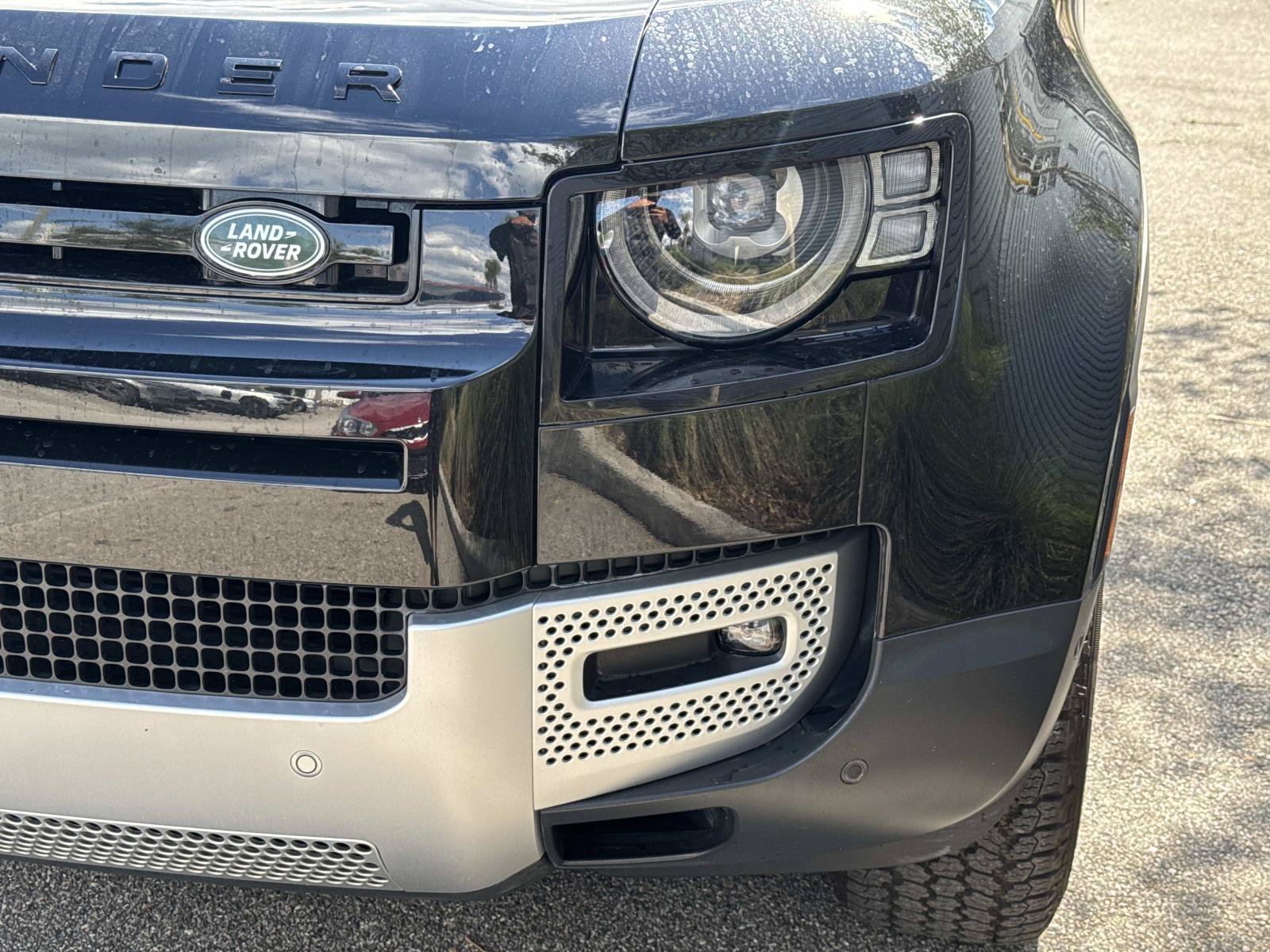 Used 2024 Land Rover Defender 90 S AWD/4WD image 9