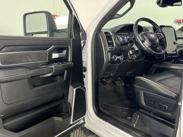 Used 2024 RAM 3500 Laramie w/ Night Edition image 22