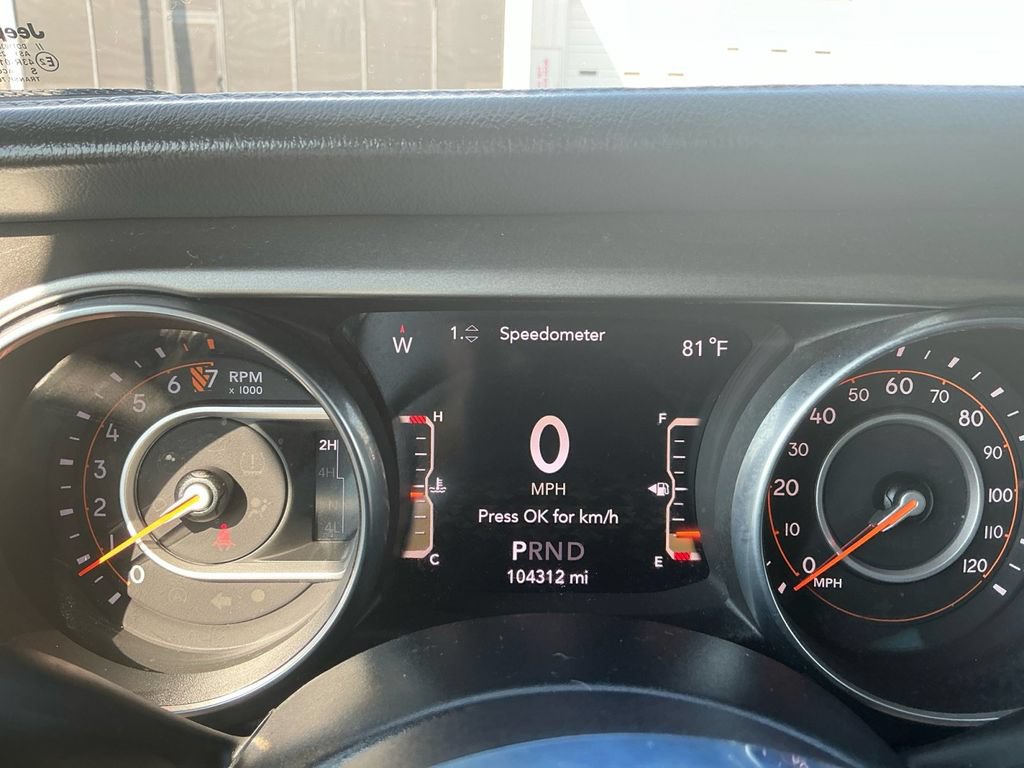 Used 2018 Jeep Wrangler Unlimited Sahara AWD/4WD image 19